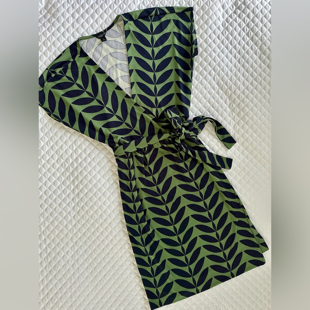 Ann Taylor 0 Petite Green and Blue Leaf Print Wrap Dress